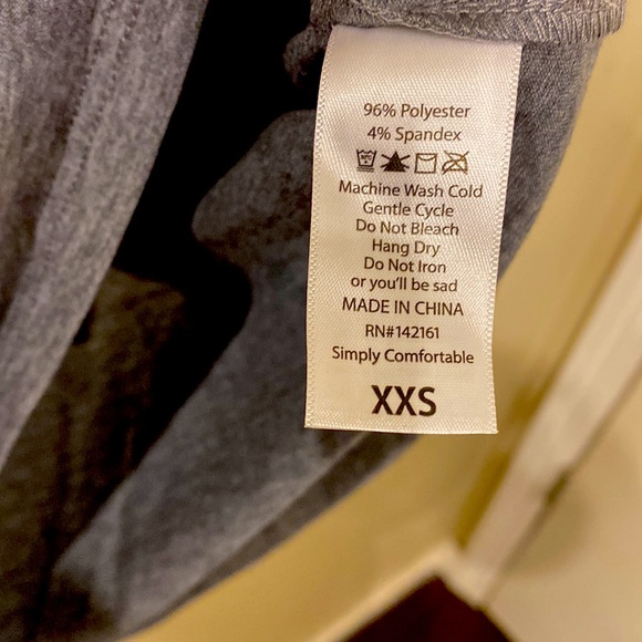 Unisex Lularoe Irma Halloween Shirt Gray Black w/ Vampire Fang Print sz XXS NWT - Picture 5 of 5